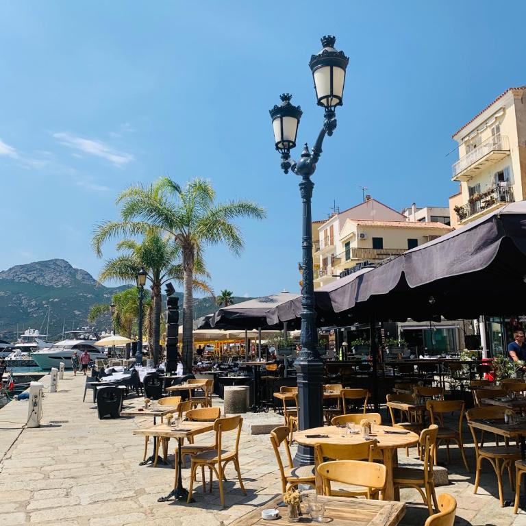 Corse, Calvi T3 lumineux avec piscine, entre mer et montagne - Appartement 2 Chambres - 22