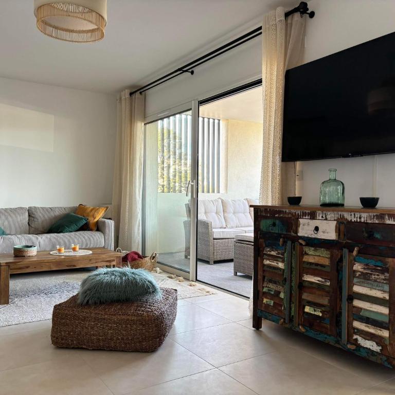 Corse, Calvi T3 lumineux avec piscine, entre mer et montagne - Appartement 2 Chambres - 2