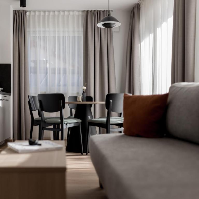 Aparthotel Tante Trude - Rooms & Apartments, Ötz - Two-Bedroom Apartment with Balcony - 3