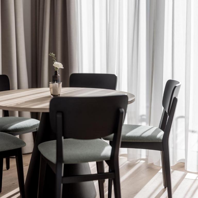 Aparthotel Tante Trude - Rooms & Apartments, Ötz - Two-Bedroom Apartment with Balcony - 12