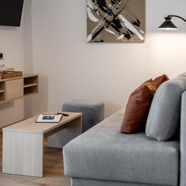 Aparthotel Tante Trude - Rooms & Apartments, Ötz - One-Bedroom Apartment with Balcony - 25