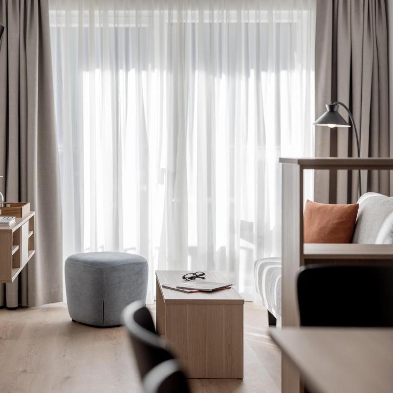 Aparthotel Tante Trude - Rooms & Apartments, Ötz - Two-Bedroom Apartment with Balcony - 12