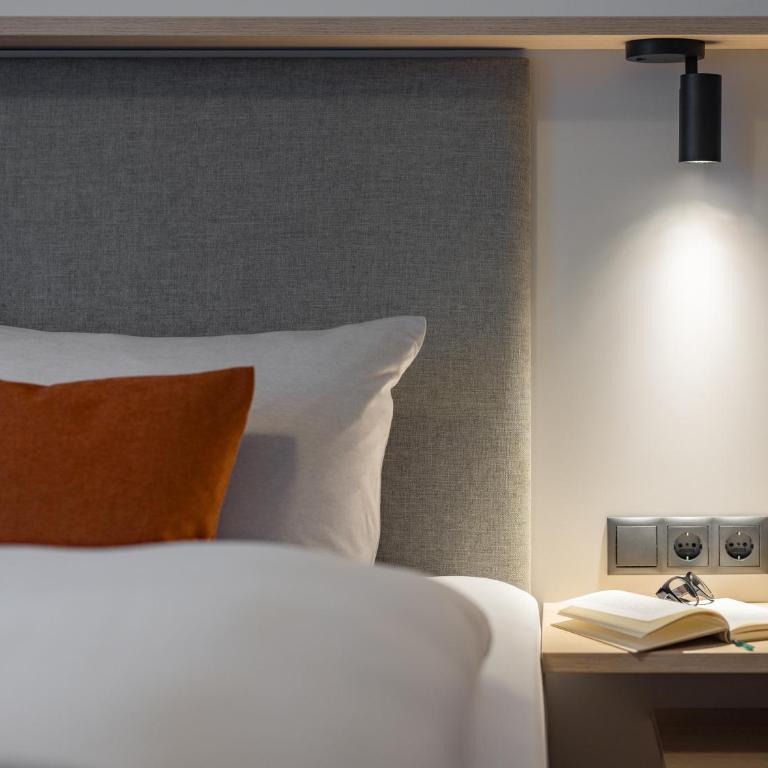 Aparthotel Tante Trude - Rooms & Apartments, Ötz - Two-Bedroom Apartment with Balcony - 3