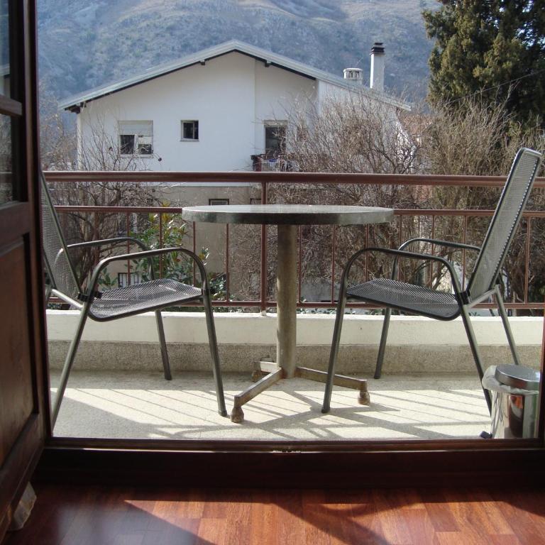 Hostel Nina Mostar - Triple Room with Shared Bathroom - 6