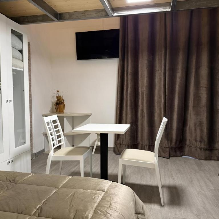 Attardo's House - Two-Bedroom House - 3