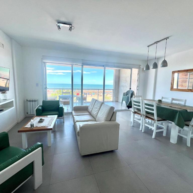 Exclusivo Semipiso Frente al Mar - Apartamento de 3 dormitorios - 2