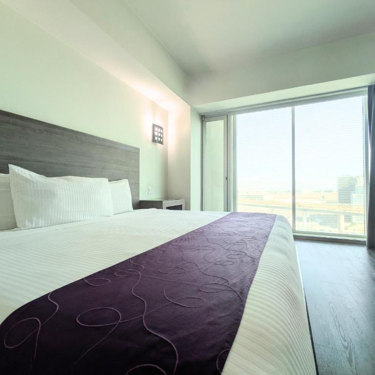 We Hotel Aeropuerto - King Room with Street View - 1