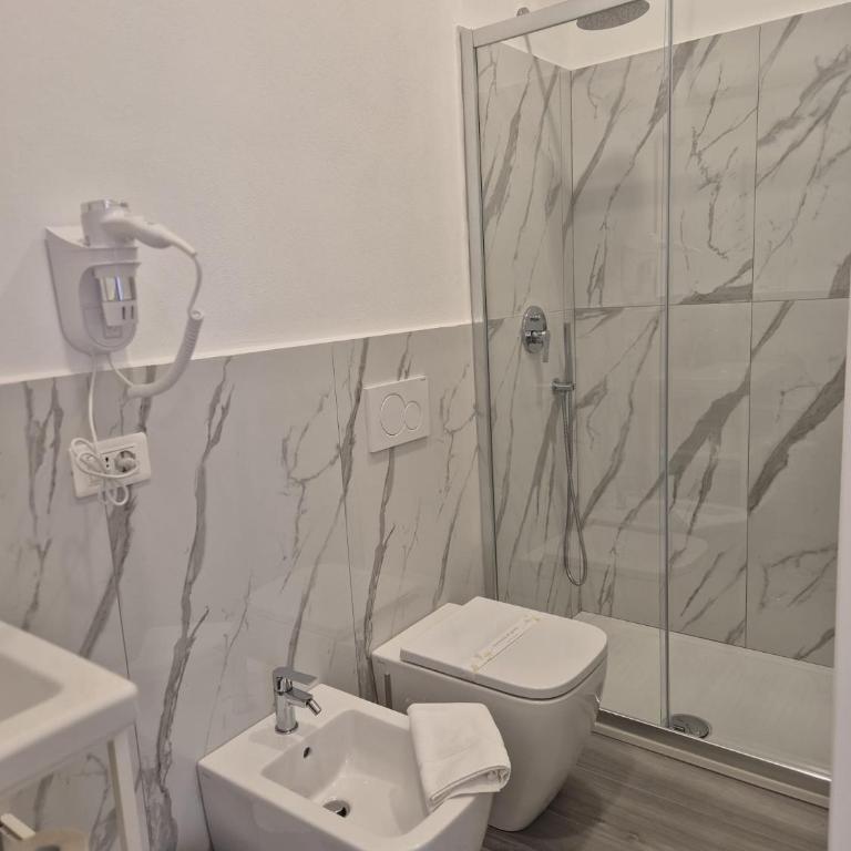 Annita's Rooms - Camera Matrimoniale con Bagno Privato - 10