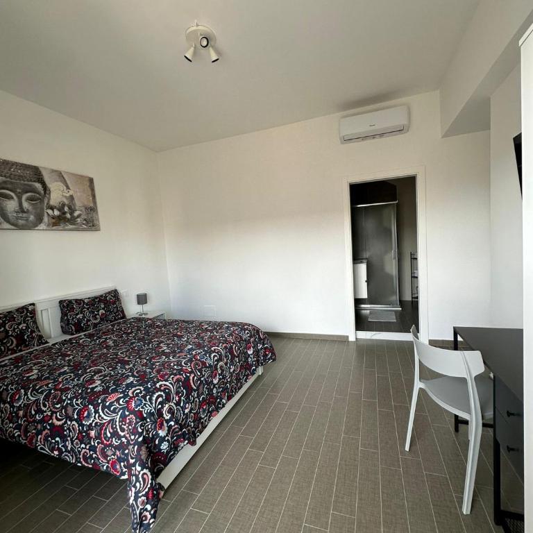 BH Brando House - Double Room with Balcony - 6