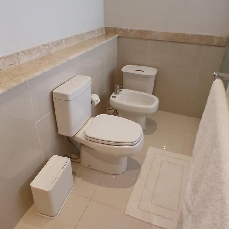 Amplio departamento en Asunción - Three-Bedroom Apartment - 75