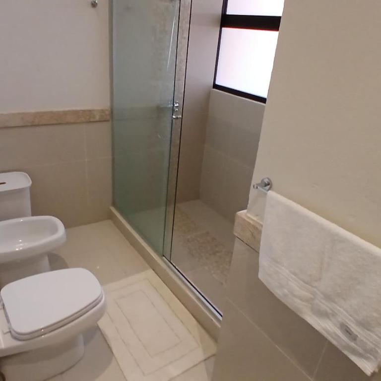 Amplio departamento en Asunción - Three-Bedroom Apartment - 74