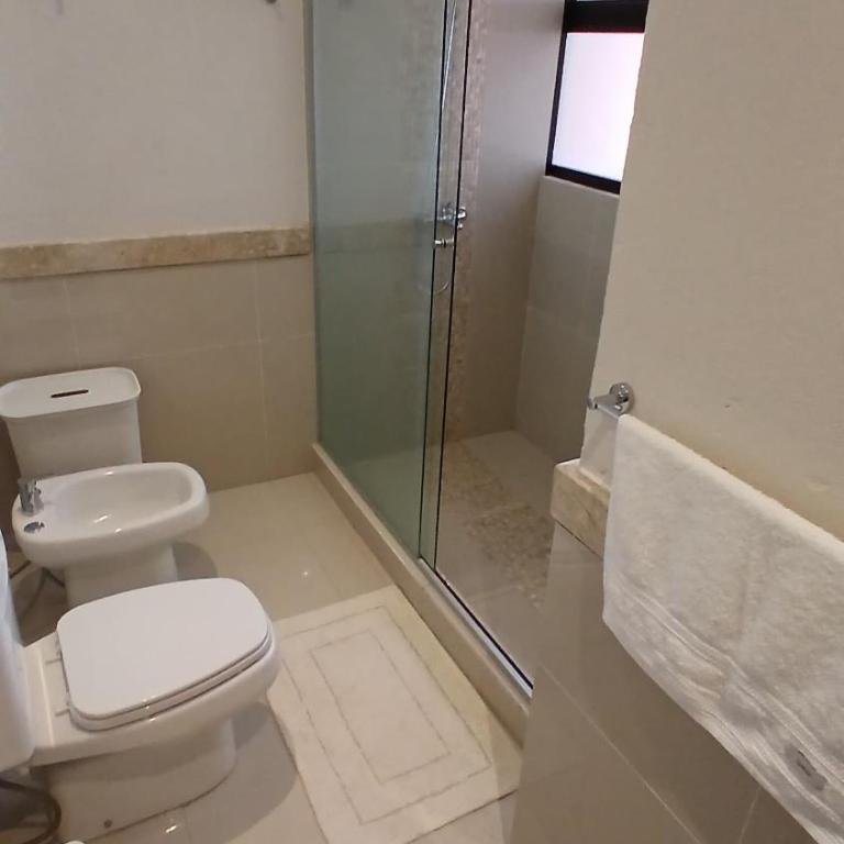 Amplio departamento en Asunción - Three-Bedroom Apartment - 69