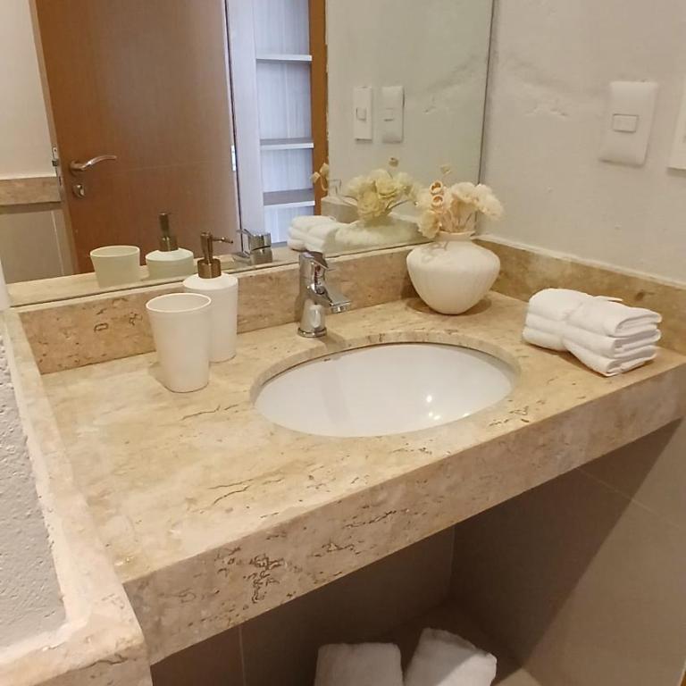 Amplio departamento en Asunción - Three-Bedroom Apartment - 34