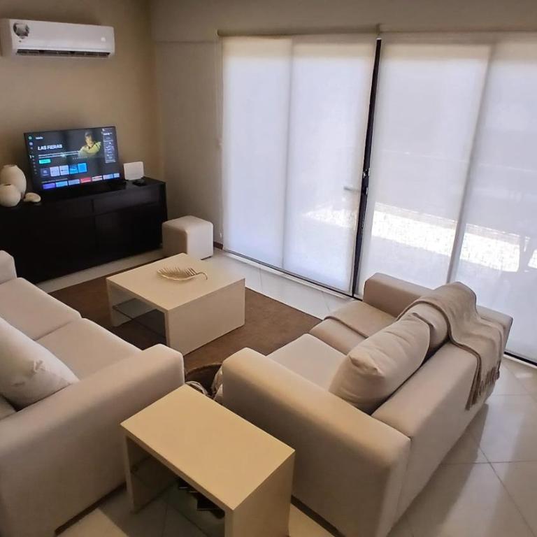 Amplio departamento en Asunción - Three-Bedroom Apartment - 12