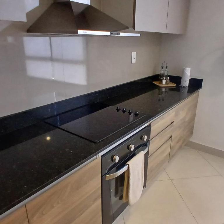 Amplio departamento en Asunción - Three-Bedroom Apartment - 19