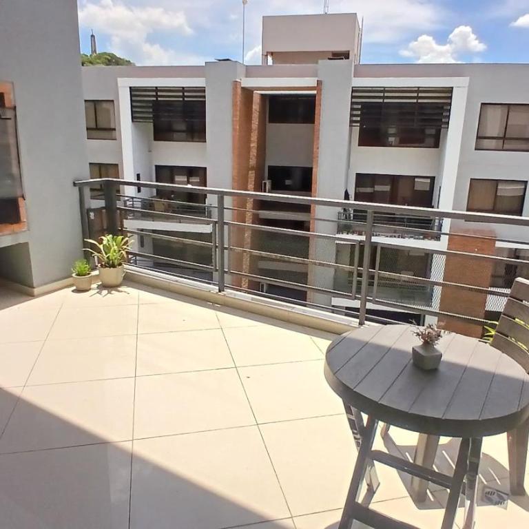 Amplio departamento en Asunción - Three-Bedroom Apartment - 37