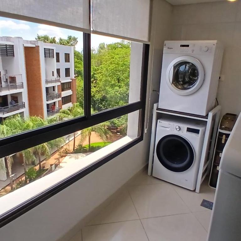 Amplio departamento en Asunción - Three-Bedroom Apartment - 63