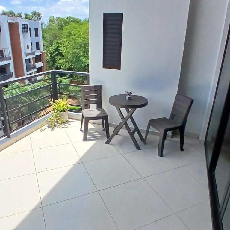 Amplio departamento en Asunción - Three-Bedroom Apartment - 60