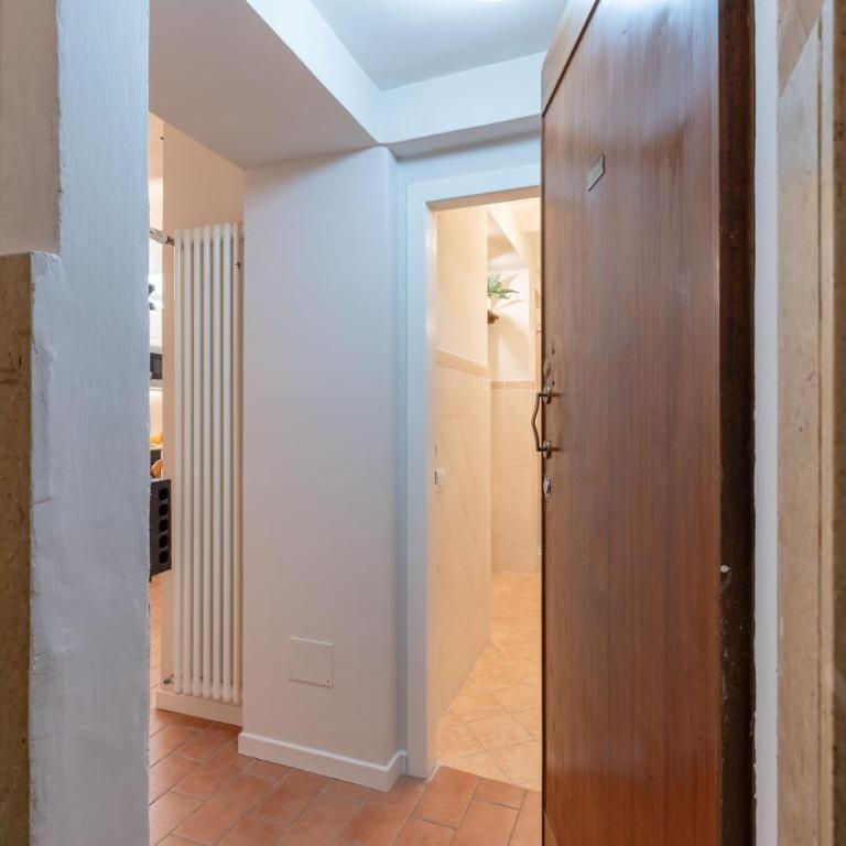 San Ambrogio Courtyard in Florence - Two-Bedroom Family Apartment - 12