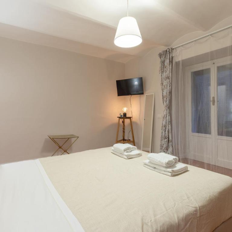 San Ambrogio Courtyard in Florence - Two-Bedroom Family Apartment - 18