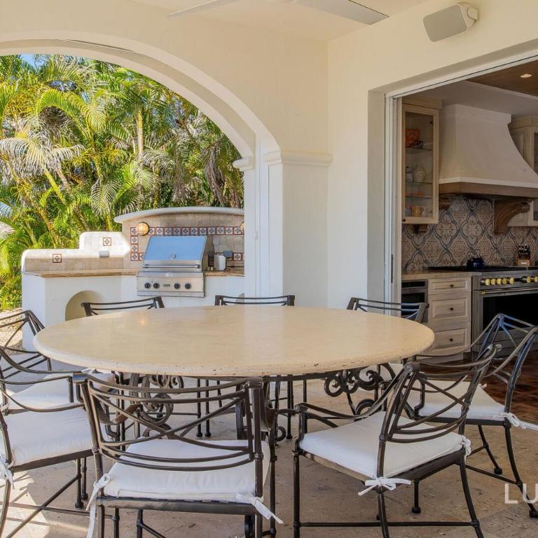 Beautiful 5 Bd Villas Del Mar Villa Staffed & Steps from the Beach - Deluxe Villa - 10