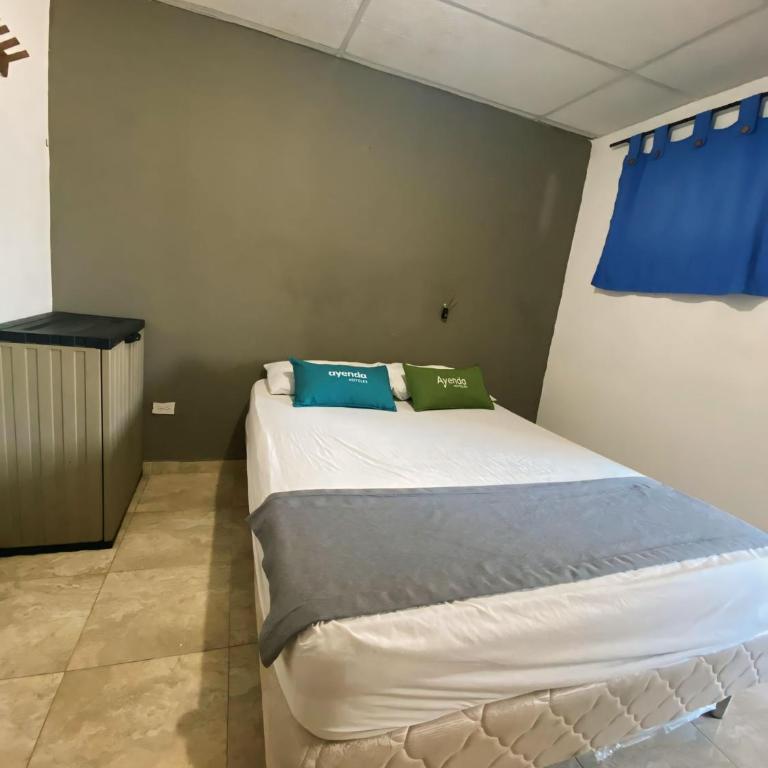 Hotel Puerto Vigia Inn - Queen Room - 8