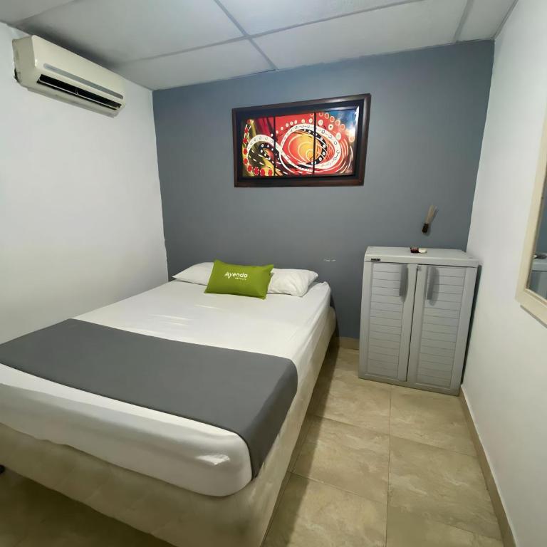 Hotel Puerto Vigia Inn - Queen Room - 1