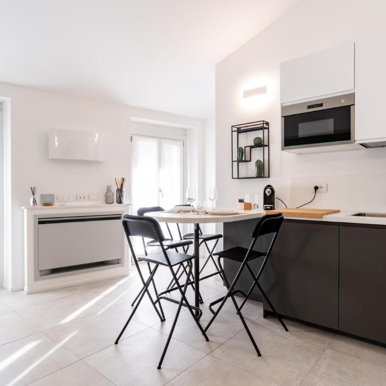 Cà del Lago Suites - Appartamento con 1 Camera da Letto e Balcone - 4
