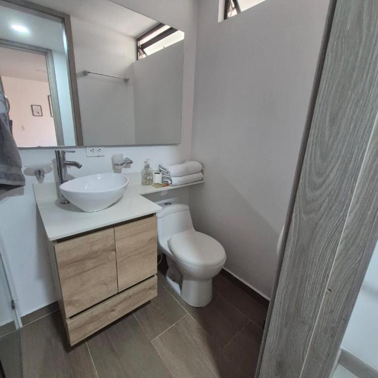 Apartamento Luareles-San joaquin-Balcon - Two-Bedroom Apartment - 35