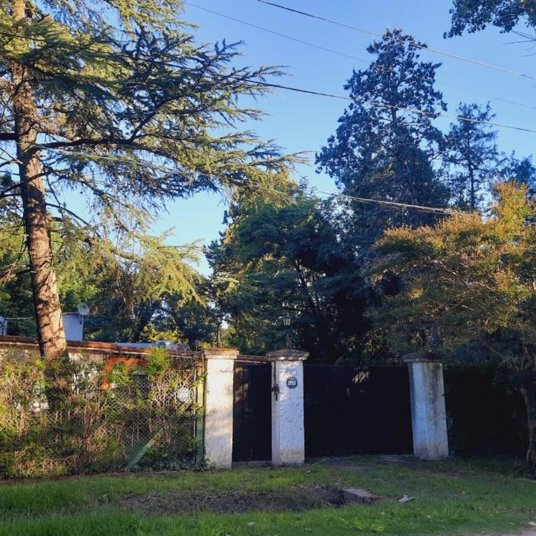 Casa quinta con gran parque, pileta y parrilla a 15 min del aeropuerto - Casa con 1 dormitorio - 28