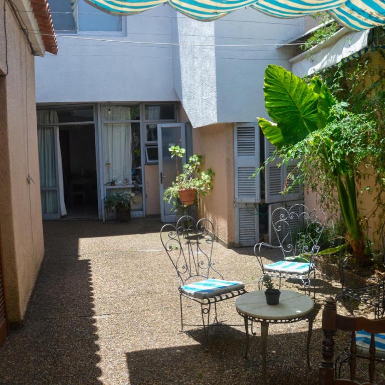 Habitación Privada "Central" - Twin Room with Private External Bathroom - 5