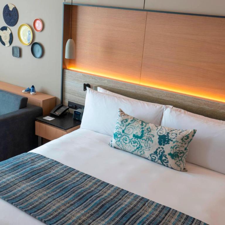 Renaissance Cancun Resort & Marina - Standard Room Deluxe King - 3