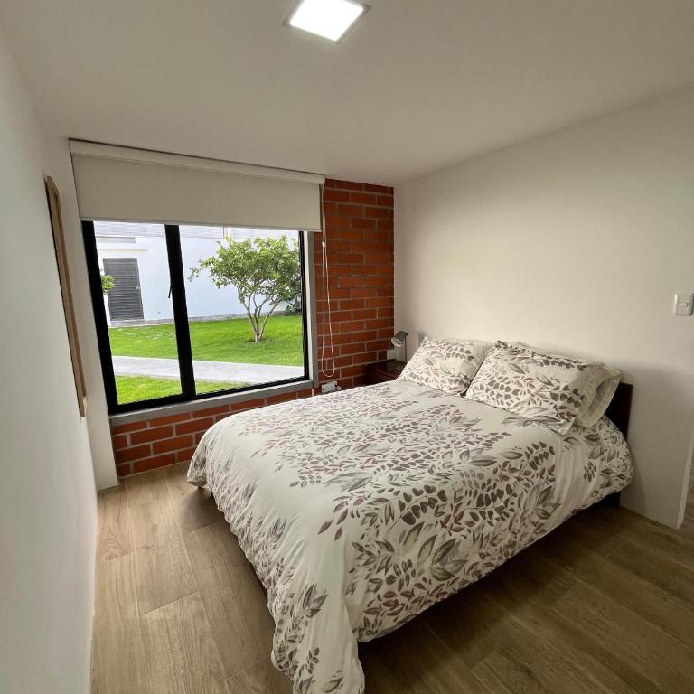 Departamento con Jardin y Parqueadero Ubicacion TOP - Apartamento - 9
