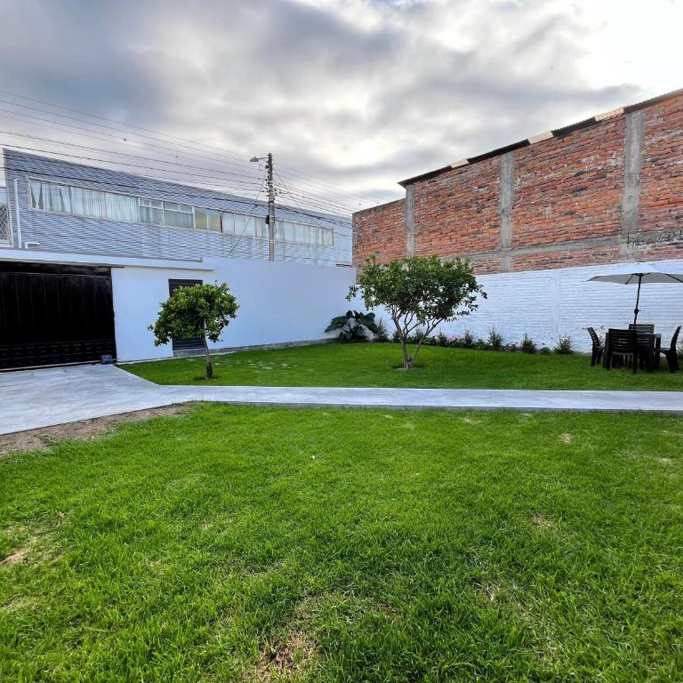 Departamento con Jardin y Parqueadero Ubicacion TOP - Apartamento - 10