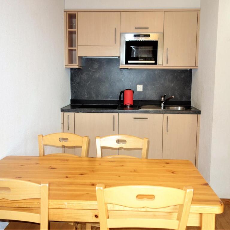 Charming apartment with balcony - One-Bedroom Apartment - 10
