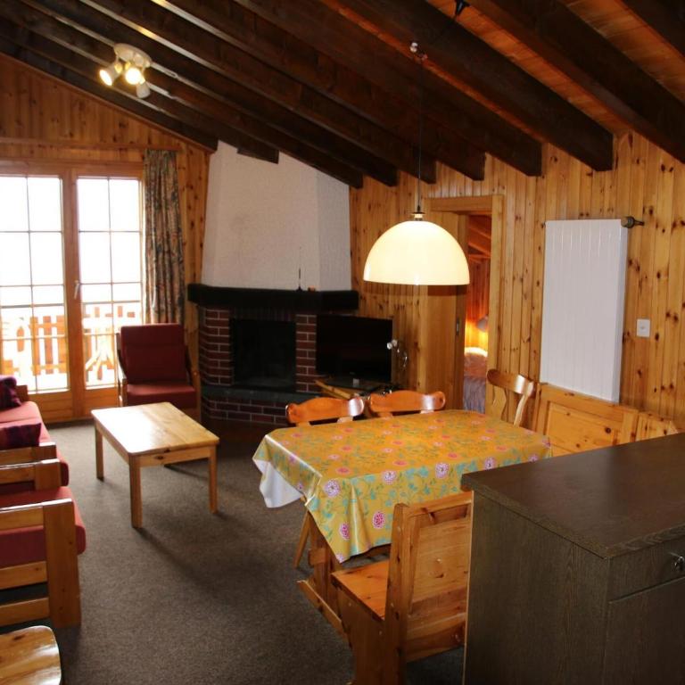 Apartment in Veysonnaz 200m from Ski Slopes - Three-Bedroom Apartment - 2