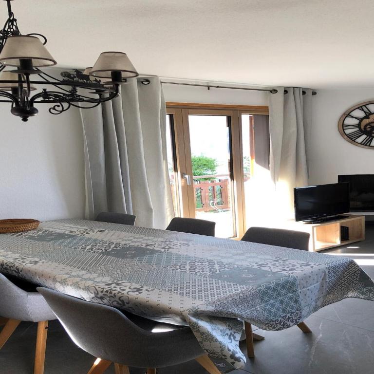 Apartment in Swiss Alps near Cable Car - Appartement 2 Chambres - 16
