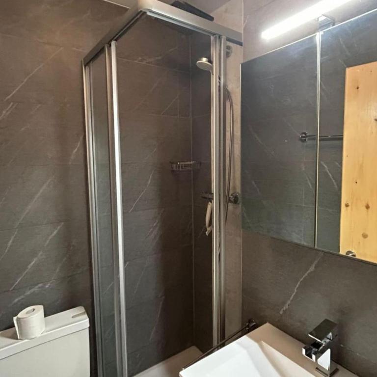 Apartment in Swiss Alps near Cable Car - Appartement 2 Chambres - 27