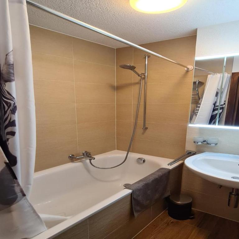 Flat in Veysonnaz near Ski Lift & Valley Views - Appartement 1 Chambre - 13