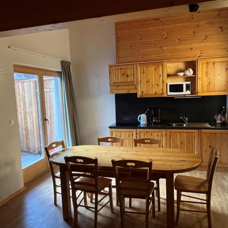 Awesome apartment near ski slope - Two-Bedroom Apartment - 3