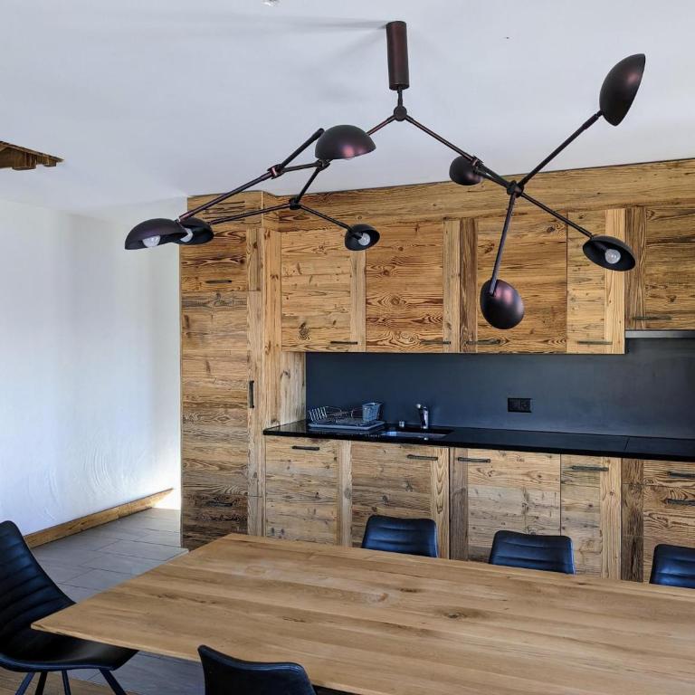 Modern apartment with balcony, ski access - Appartamento con 4 Camere da Letto - 25