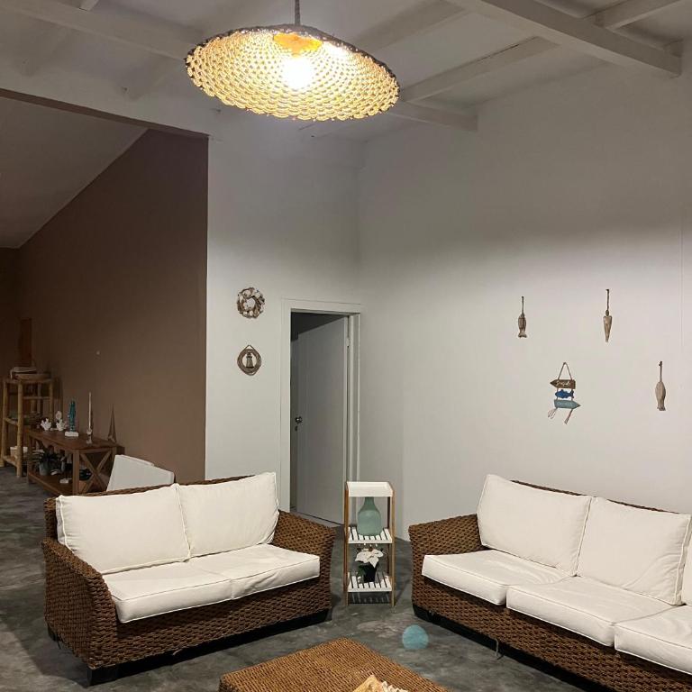 HomeRent - Three-Bedroom House - 26