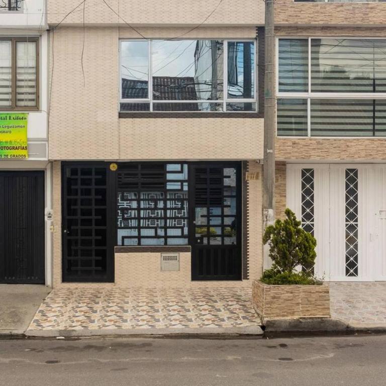 Acogedor apartamento familiar 2do piso - 06 personas - El Edén Centro Comercial - Apartamento de 3 dormitorios - 17