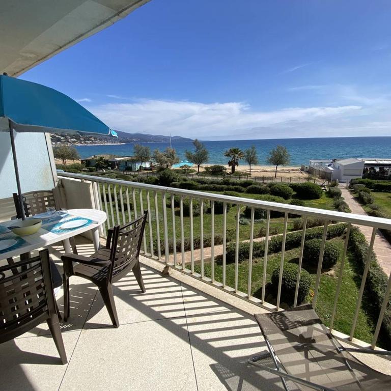 Appartement au Lavandou avec terrasse vue mer et parking - FR-1-816-17 - Apartamento - 6