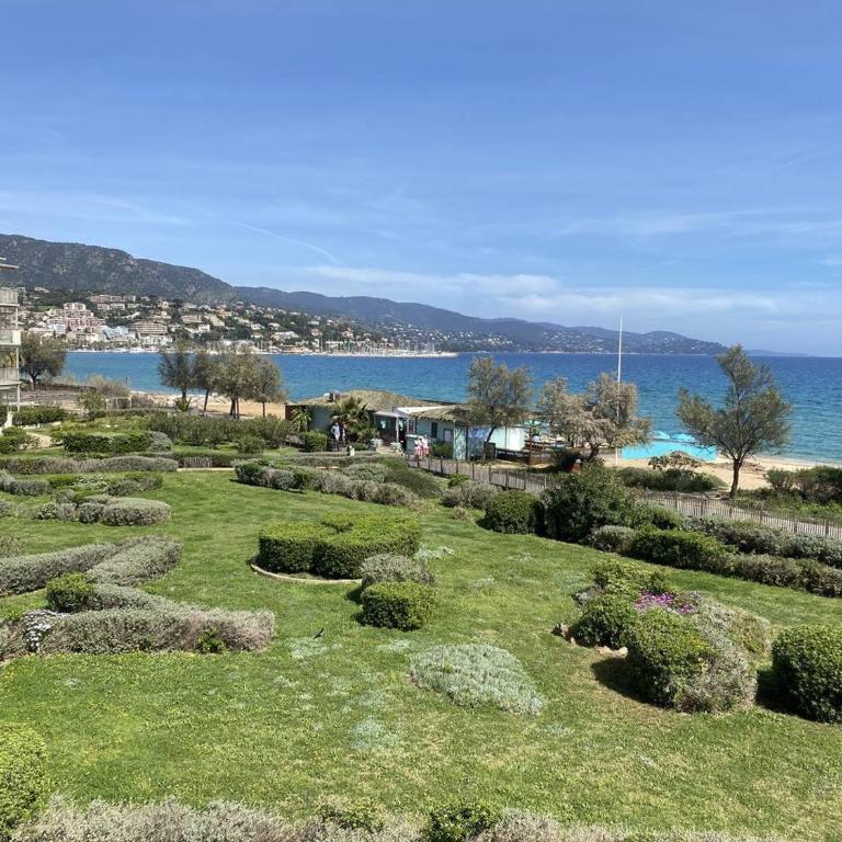 Appartement au Lavandou avec terrasse vue mer et parking - FR-1-816-17 - Apartamento - 18