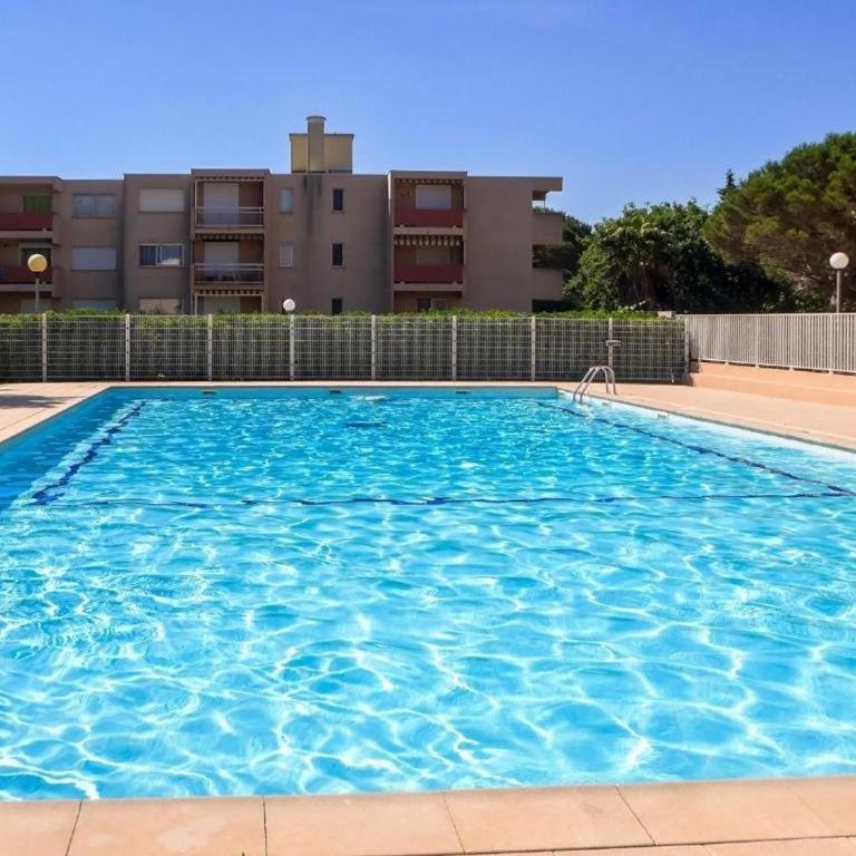 Studio avec terrasse - Accès plage - FR-1-816-22 - Appartement - 1