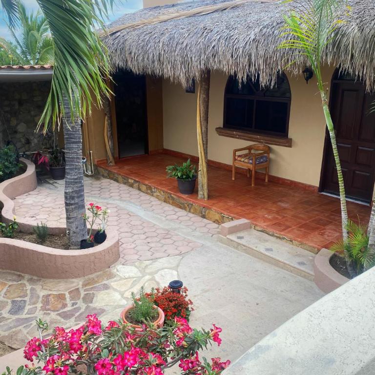 La Casita - Deluxe Bungalow with Garden View - 10