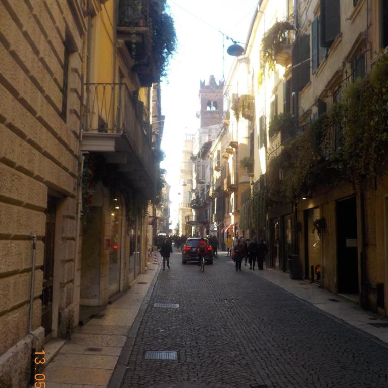 Loft Apartment in Romantic Verona - Two-Bedroom Apartment - 12