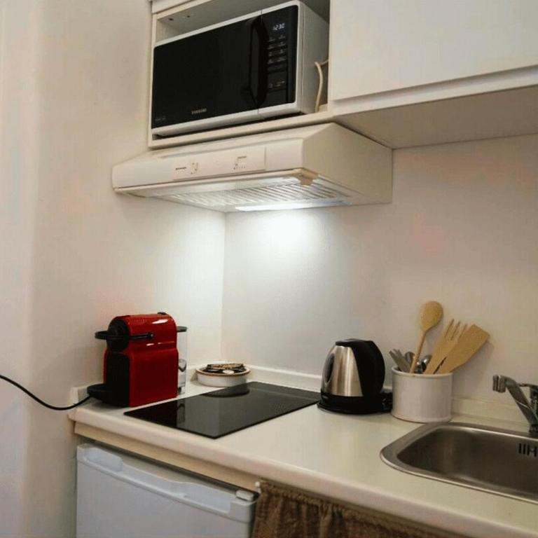 10 Min Città del Vaticano-Stadio olimpico Lucia Apartment 1BDR - Appartamento con 1 Camera da Letto - 10