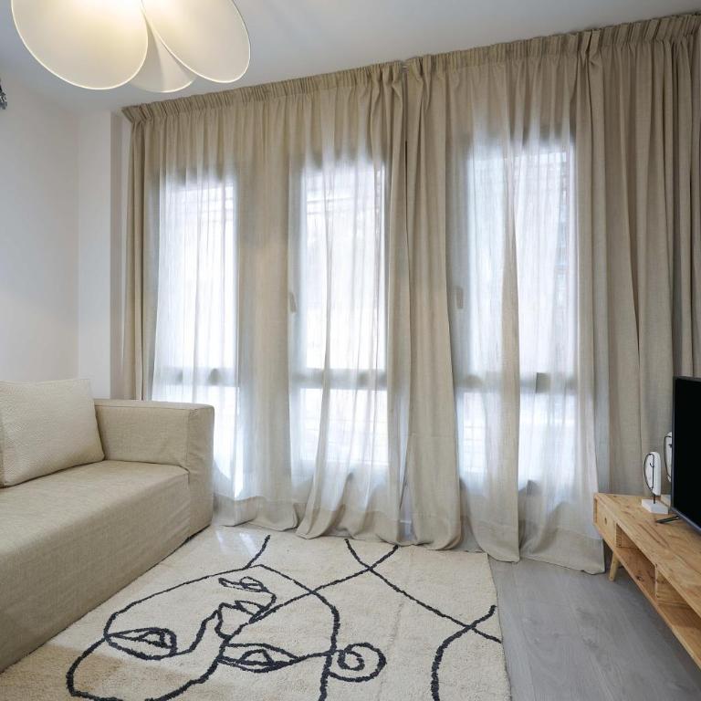 APARTAMENTO PICASSO CON PATIO TRASERO - Apartamento de 2 dormitorios - 4
